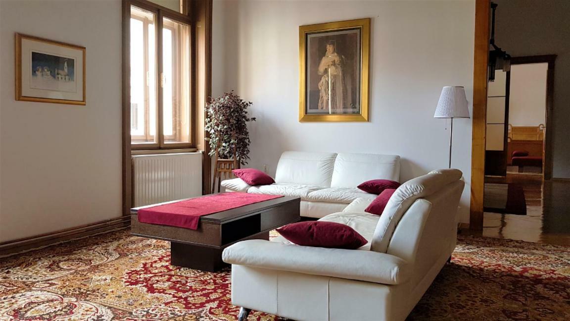 Luxury Apartment In The Heart Of Varaždin Extérieur photo